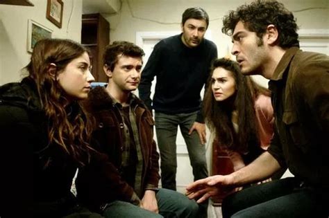Amor de familia de qué trata Bizim Hikaye la telenovela turca que reemplaza a Hercai en Telefe