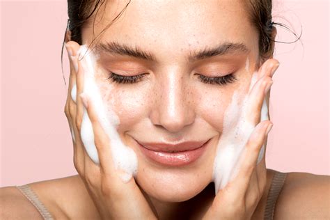 Beberapa tips penjagaan kulit muka agar kembali licin. Mesti Baca! 6 Tips Penjagaan Muka Sebelum Tidur Yang ...