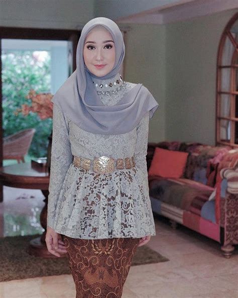 10 Ide Hijab Wisuda Kekinian Dan Tetap Nyaman Simpel Hingga Pake