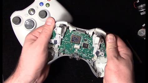 How To Take Apart And Fix An Xbox 360 Controller Youtube