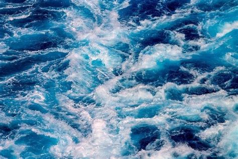 Aesthetic Ocean Desktop Wallpaper