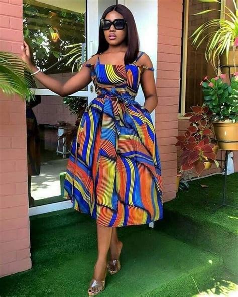 Voir plus d'idées sur le thème tenue africaine, mode africaine, robe africaine. Model De Robe Courte En Pagne Avec Dentelle - Robe pagne ...