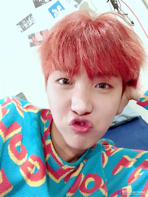 He is a rapper and a dancer of bts , also he is notable for his large input in songwriting and production in the discography in the group. BTS revela una serie de fotos nunca vistas de J-Hope por ...