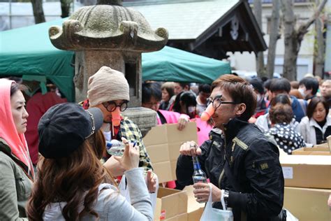 中国人記者が記録した日本の奇祭＝男根をまつる「かなまら祭り」 中国網 日本語