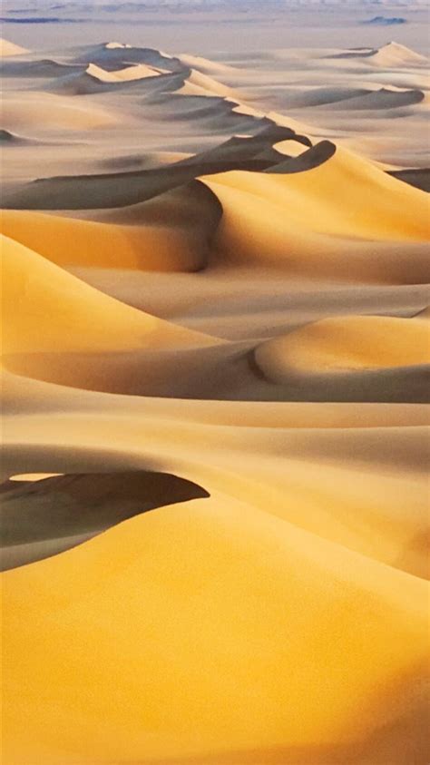 Desolate Desert Iphone 8 Wallpapers Free Download