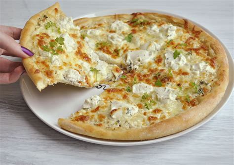 How To Make A White Pizza White Pizza Recipes Pizza Dinner