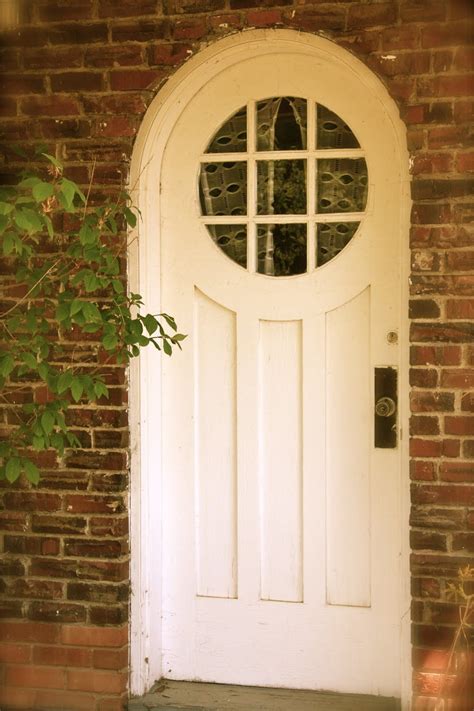 20 Doors For Arched Doorways