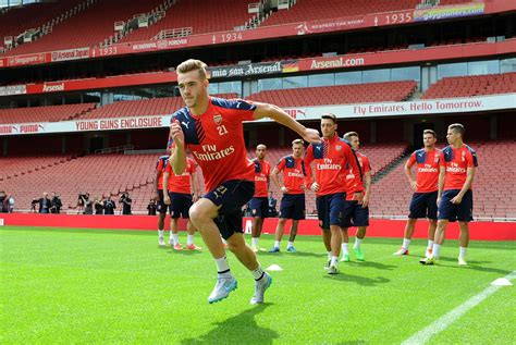 Arsenal Training At The At Emirates Stadium Mirror Online