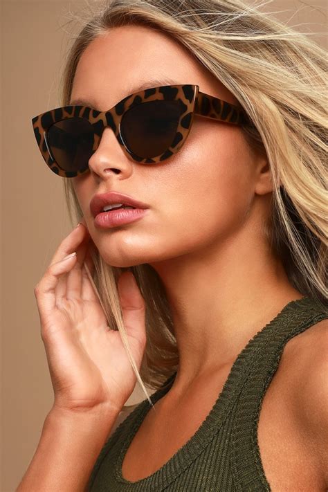 cute tortoise sunglasses chunky cat eye sunglasses sunnies lulus