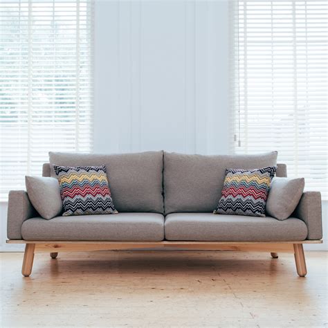 All erik jørgensen products in our web shop. Renetti Sofas Showroom - Berlin | CREME GUIDES