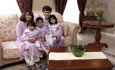 Pesanan adun dusun tua, edry faizal yusof. BUNGA ROS BIRU: October 2010