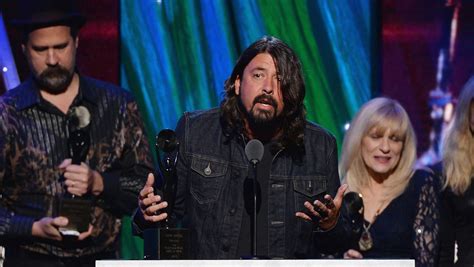 Rock And Roll Hall Of Fame Inducts Nirvana Kiss Cbs News