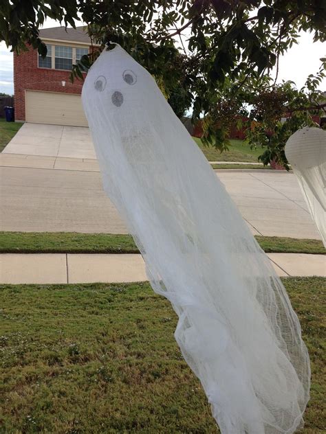 Diy Halloween Spooky Flying Ghosts The Tiptoe Fairy