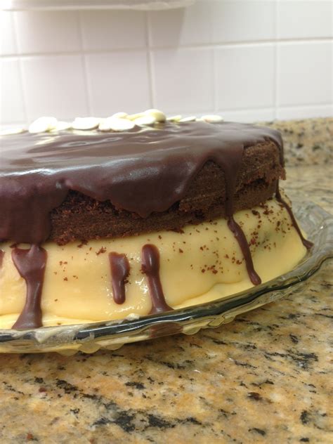 Bolo de Chocolate Recheio Trufado de Brigadeiro de Maracujá