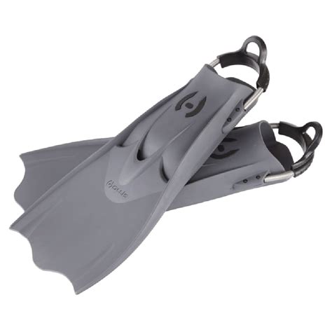 The Different Styles Of Scuba Diving Fins Adrenalin Snorkel And Dive