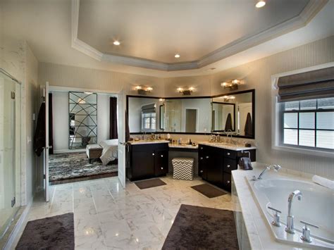 Neutral Contemporary Bathroom With Tray Ceiling Hgtv