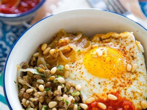 A bowl of rice also has some nutrients such as carbohydrates and protein. Brown Rice Bowl with Lentils, Caramelized Onions & Fried ...