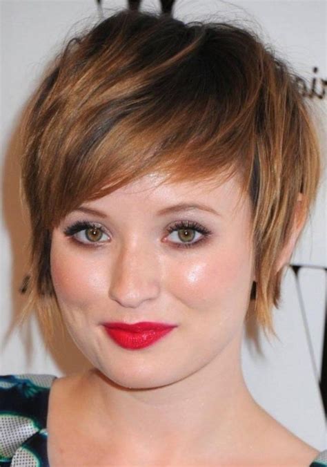 Tout est une question de proportions et le fait d'apporter du volume à vos cheveux, sur. Coiffure pour visage rond femme - tendances et conseils 2020
