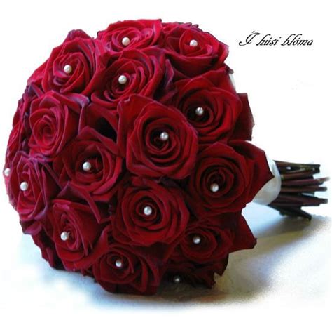 Check out the 2021 wedding bouquets selection and shop now. Picture of Classic round wedding bouquet with roses in ...