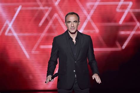 Pourquoi Nikos Absent The Voice 2022 - Pourquoi Nikos Aliagas est-il absent de l'antenne d'Europe 1 ? - Télé Star