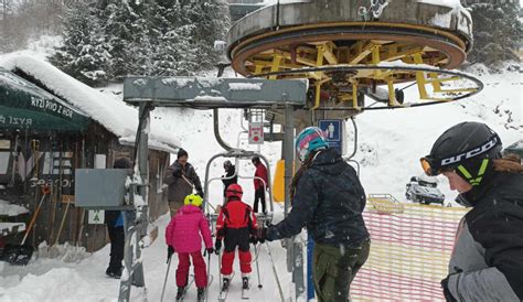 FOTOGALERIE V Jeseníkách dnes začala sezona První lyžaři se vydali na