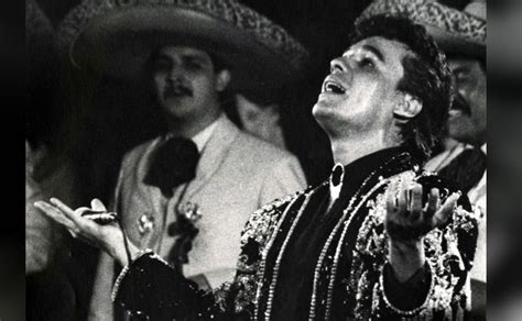 A 30 Años Del Histórico Día En Que Juan Gabriel Se Presentó En Bellas