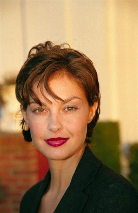 Pin By Lily Inthefire On Haircut Hairstyles Ashley Judd Short Hair
