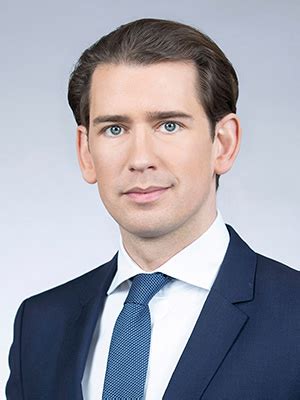 Er trägt einen kurz haarschnitt, trägt das haar kurz. Bundeskanzler Sebastian Kurz - Bundeskanzleramt Österreich