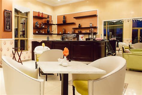 Lobby Coffee Shop — Sahara Beach Resort Hotel Sharjah