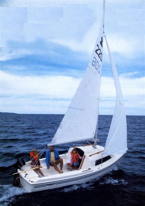 Siren 17 Sailboat Data Sheet