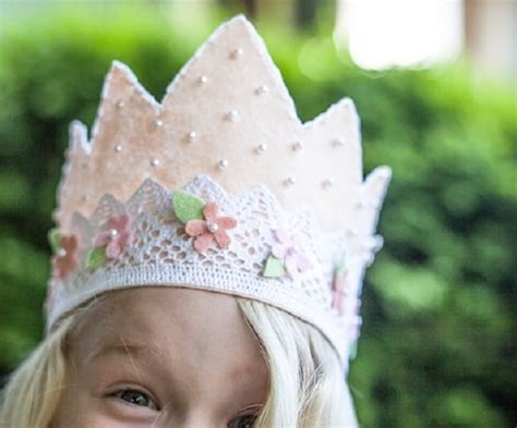 Diy Dress Up Crowns For Kids And Adults Alike