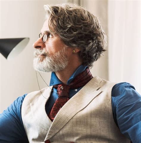 Medium Length Brown Hair With Layers And Curtain Bangs - Soft Curtain Bangs With Layers