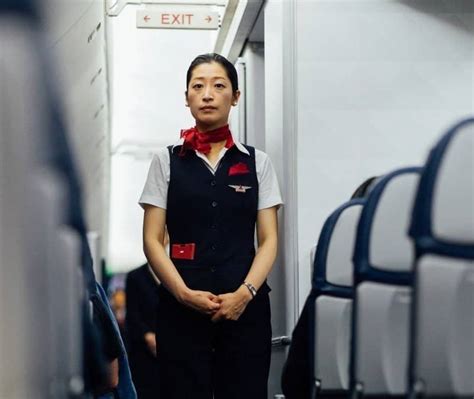 Hot Tips From A Flight Attendant Benefits Job Description And Salary