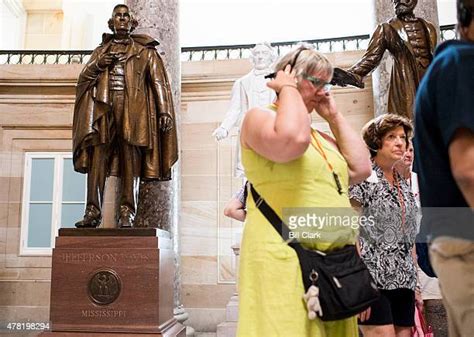 Jefferson Davis Statue Photos And Premium High Res Pictures Getty Images