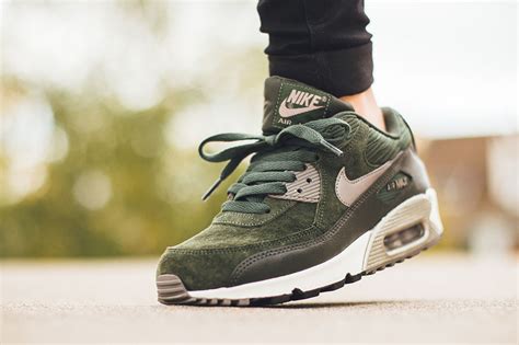 Nike Wmns Air Max 90 Leather Carbon Green Sneaker Bar Detroit