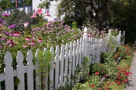 I Like The Idea Of A Short Picket Fence As A Border Rather Than Boring