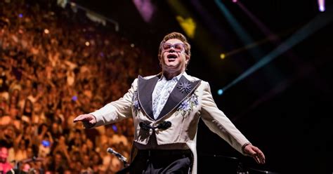 Albums, 59 top 40 singles, 16 top 10, four no. En 2021 la vida de Elton John quedará al descubierto en ...
