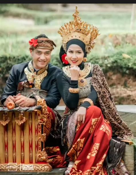 Potret Prewedding Ferry Irawan Dan Venna Melinda Pakai Baju Adat Bali