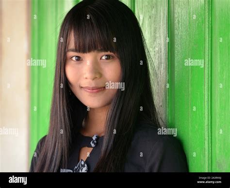 Burmese Beauty Hi Res Stock Photography And Images Alamy