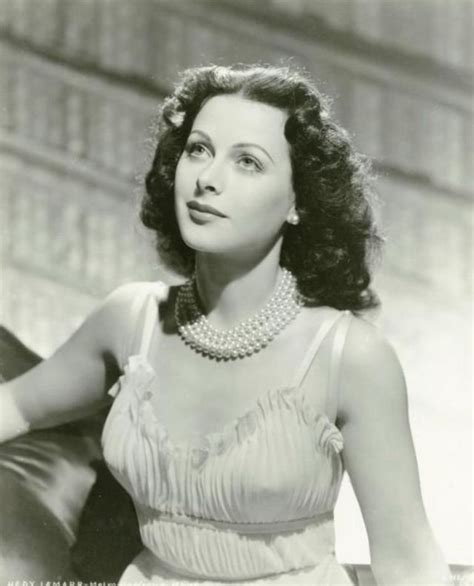 30 Gorgeous Portrait Photos Of Hedy Lamarr From The Heavenly Body