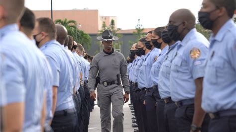 Pause Decke Machen Miami Police Uniform Vokal Kochen Mieter