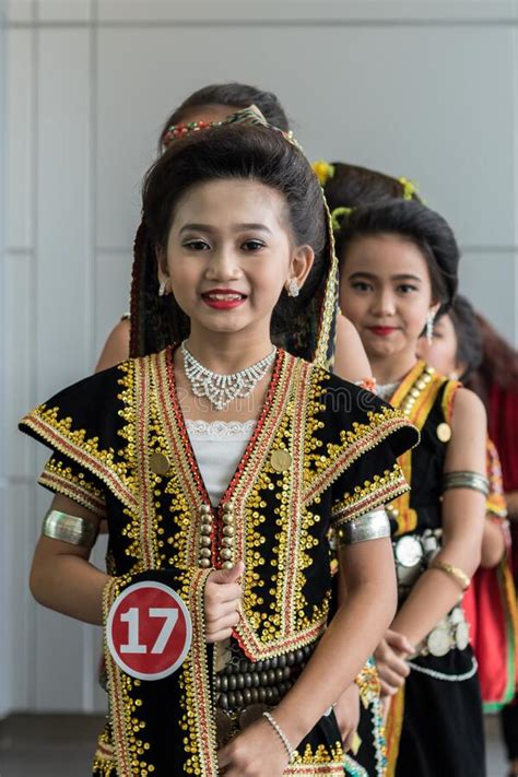 Pakaian Tradisional Kadazan Dusun Pakaian Tradisional Kadazandusun