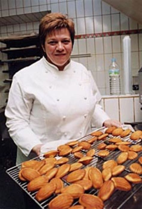 Lea linster verrät ein rezept für clafoutis mit äpfeln und mango. "Einfach und genial" | Madeleines rezept, Küche koch ...