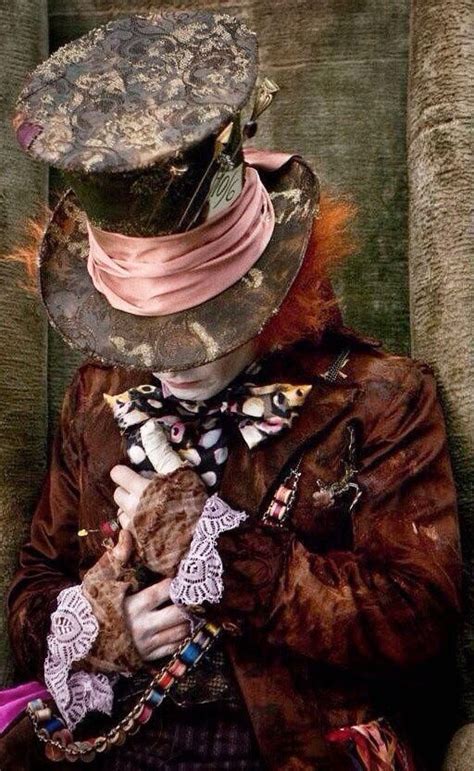 Johnny Depp As The Mad Hatter In Tim Burtons Alice In Wonderland