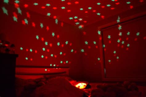 What is the star projector night light? 25 ways to illuminate the room with the beautiful Star ...