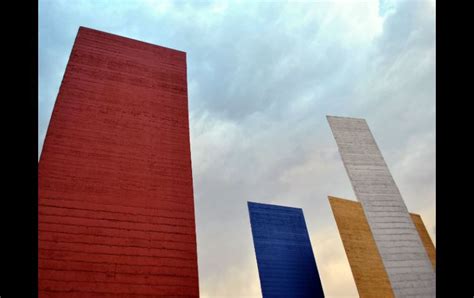 Fernando gonzález gortázar grew up and spent his youth in guadalajara, jalisco, and has lived in mexico city, where he was born, since 1990. Presentarán 'Las torres de Ciudad Satélite', libro de ...