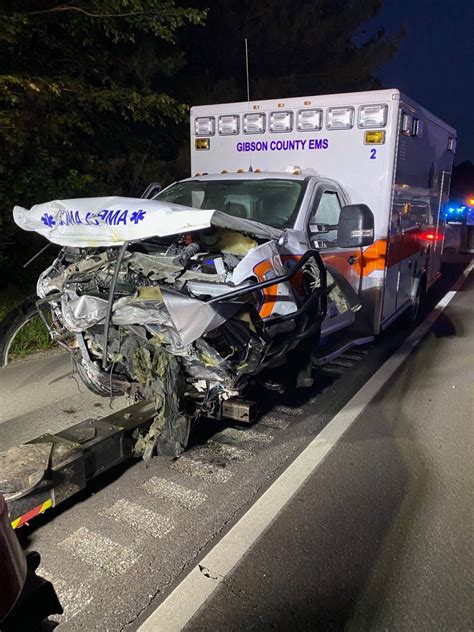 2 Injured 1 Killed In Morning Crash Involving Ambulance Wbbj Tv