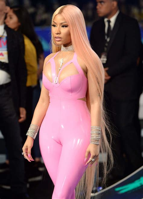 Download Nicki Minaj Rocks The Stage Wallpapers Com