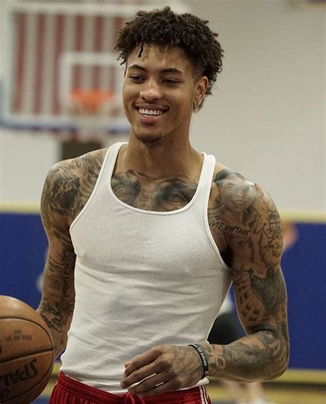 Pin By Julissia Young On There He Go Kelly Oubre Kelly