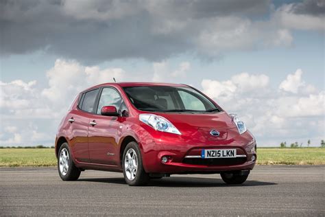 Nissan Celebrates 10000th Uk Leaf Sale Nissan Insider